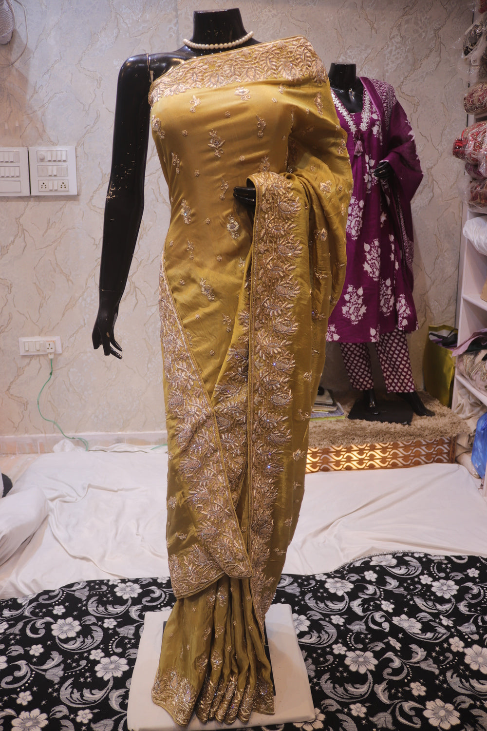 "The Antique Gold" Premium Luxurious Handcrafted Saree