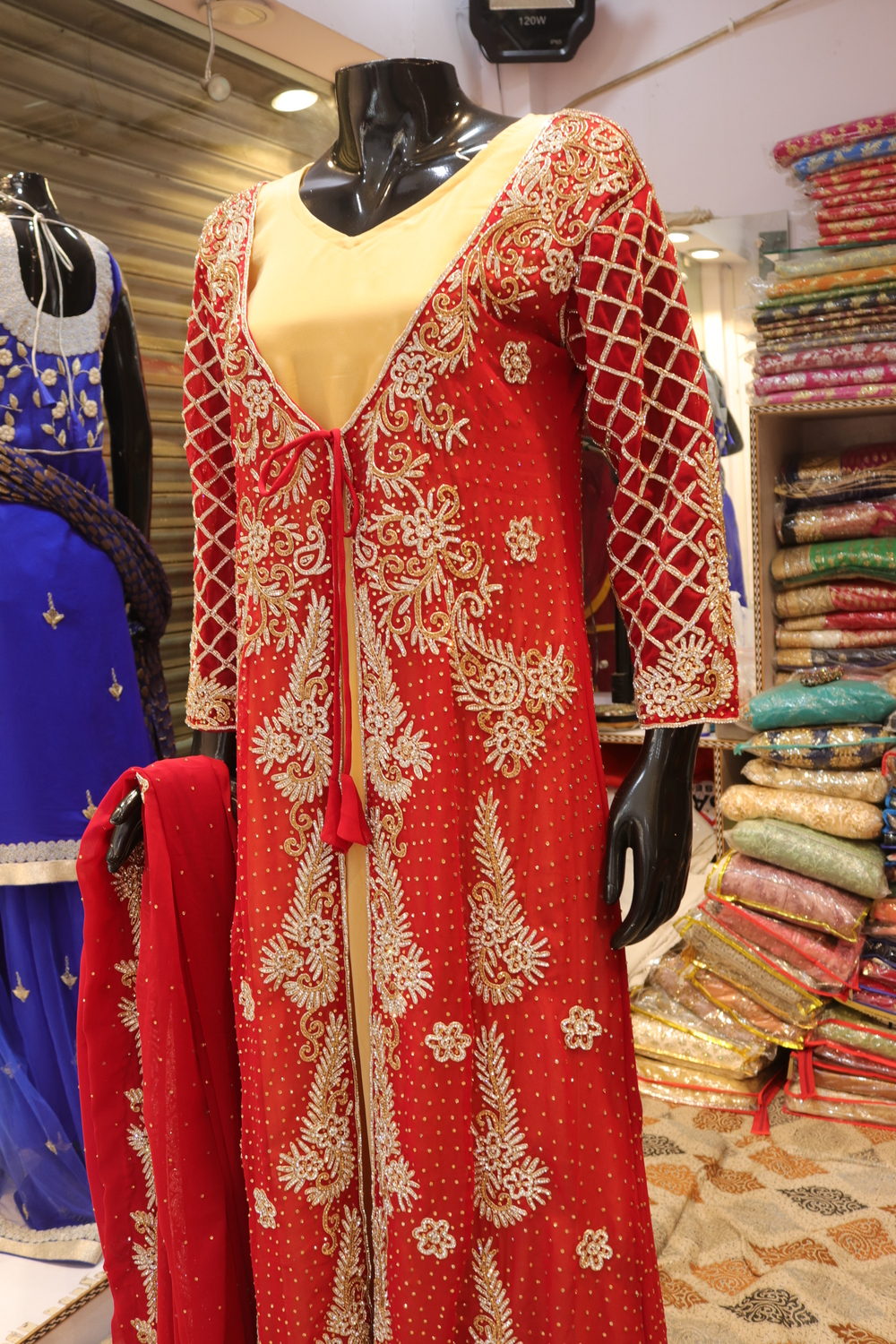Embroidered 4 Pics Set Halima Sultan Dress at Rs 1100 in Kolkata | ID:  23267558148