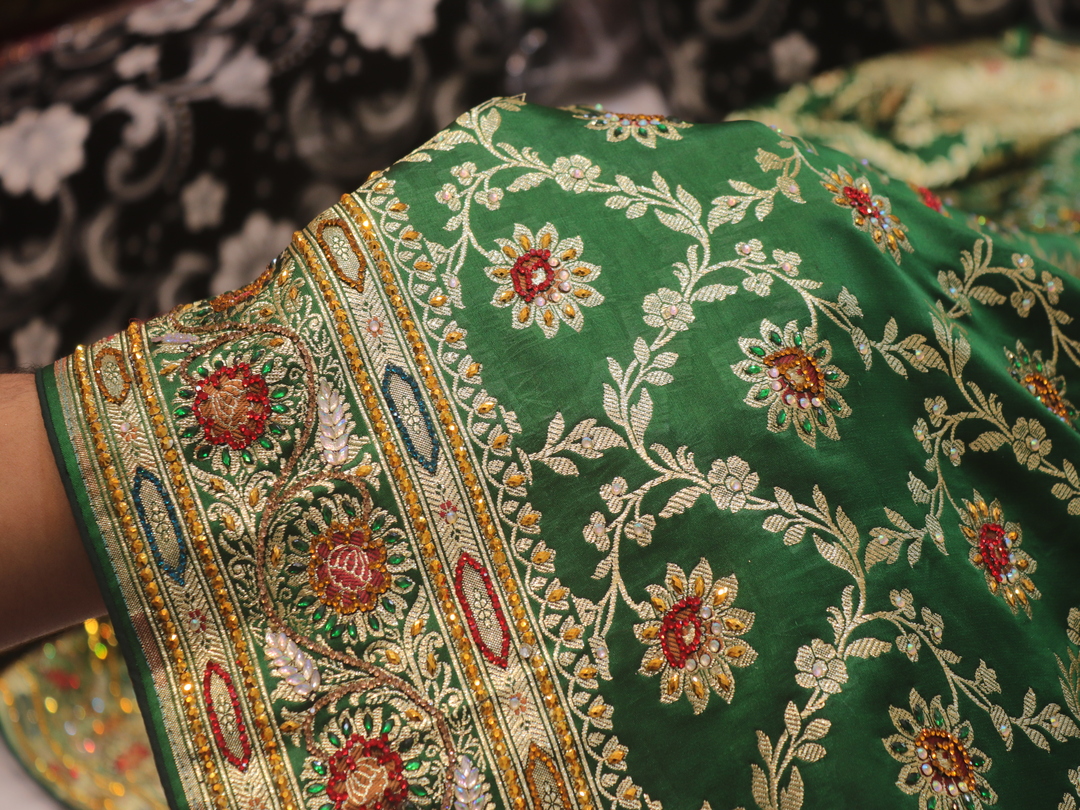 "The Amazon Green" Premium Bridal Banarasi Silk Saree - Image 5