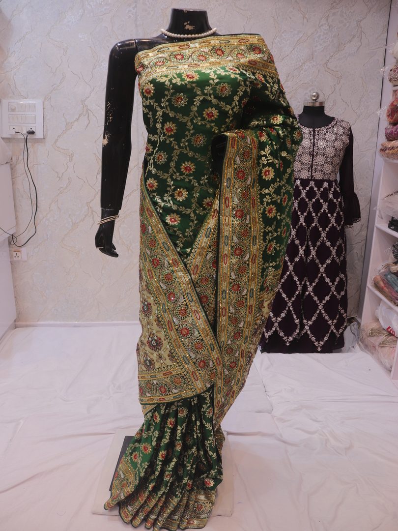 "The Amazon Green" Premium Bridal Banarasi Silk Saree - Image 3