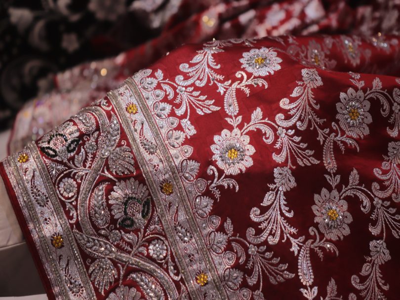 "The Maroon Splash" Premium Bridal Banarasi Silk Saree - Image 5