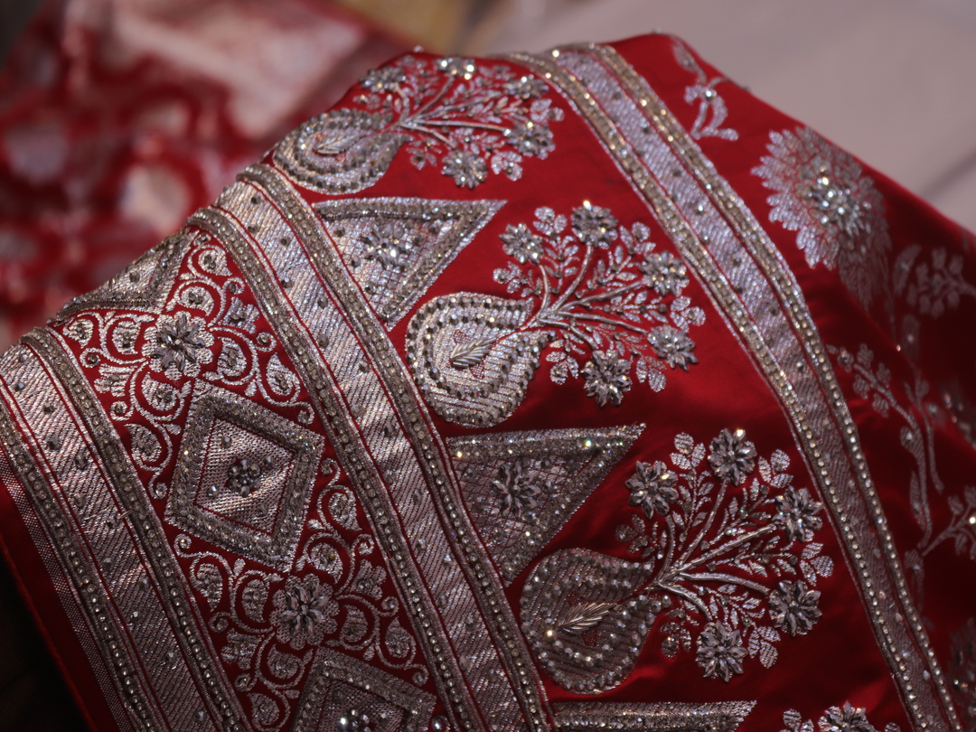 "The Pure Red" Premium Banarasi Bridal Silk Saree - Image 5