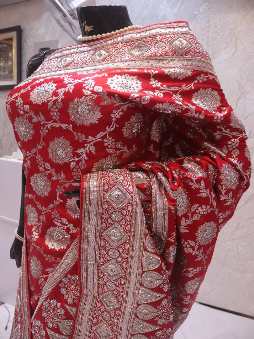 "The Pure Red" Premium Banarasi Bridal Silk Saree - Image 4