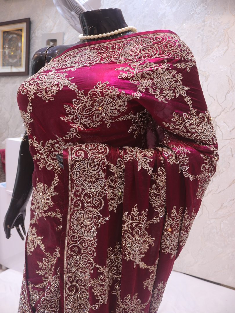 “The Vintage Magenta” Premium Designer Saree - Image 4