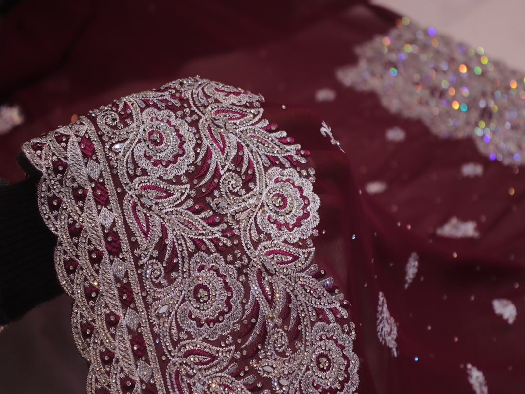 “The Wine Splash” Premium Designer Saree - Image 5