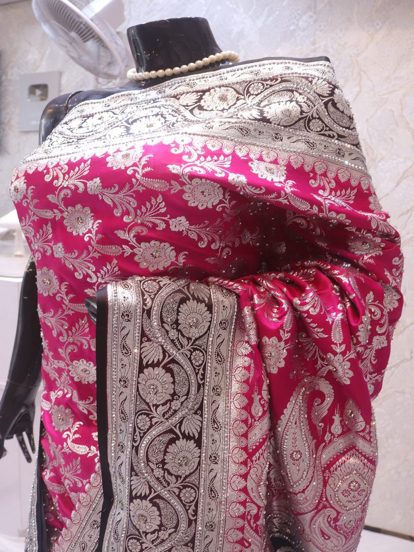 "The Barbie Pink" Vol 9 Premium Banarasi Silk Saree - Image 4