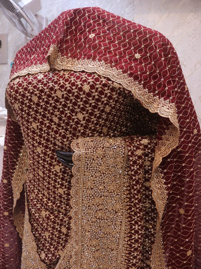 "The Garnet Crystals" Premium Designer Saree with Veil - Image 4