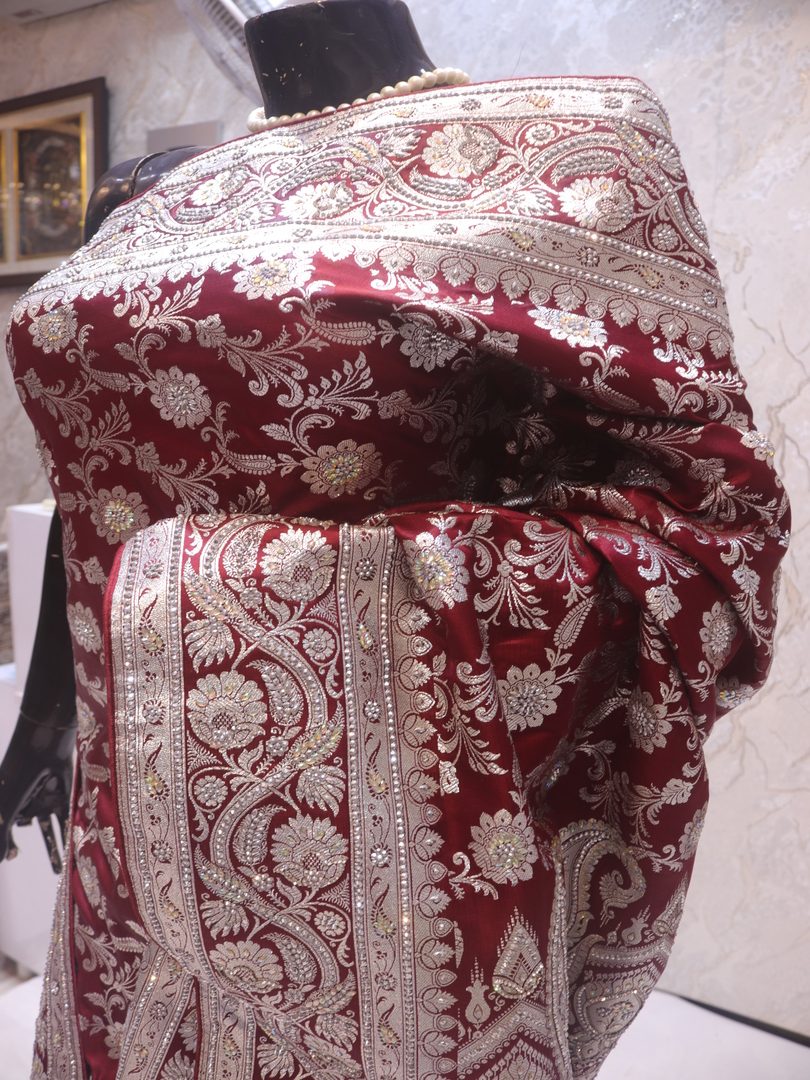 "The Vintage Maroon" Premium Banarasi Silk Saree - Image 4