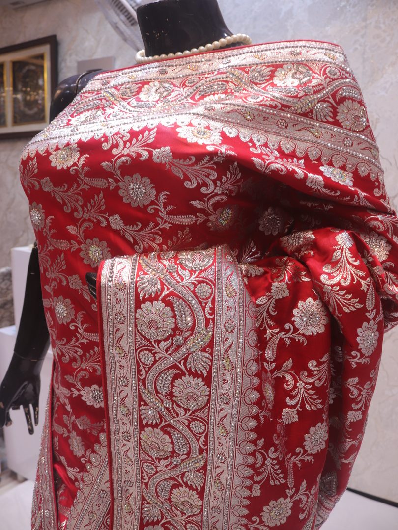 "The Bridal Red" Premium Banarasi Silk Saree - Image 4