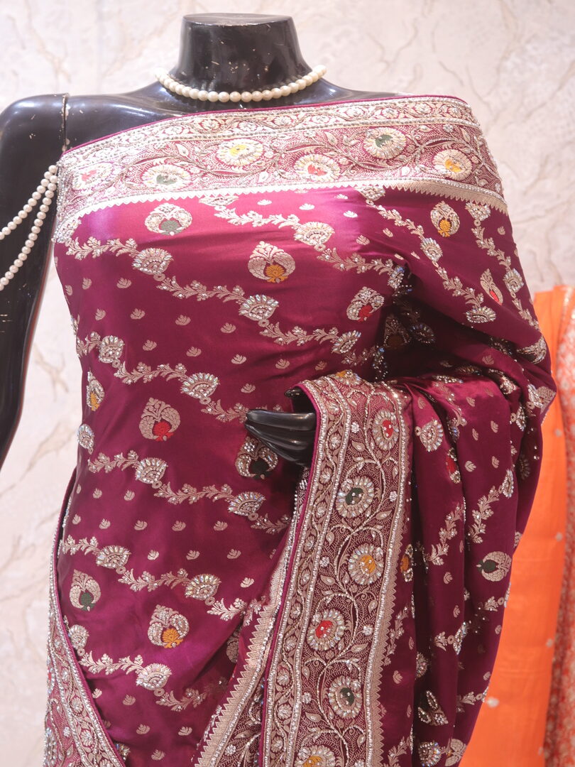 "The Dark Raspberry" Premium Bridal Banarasi Silk Saree - Image 2