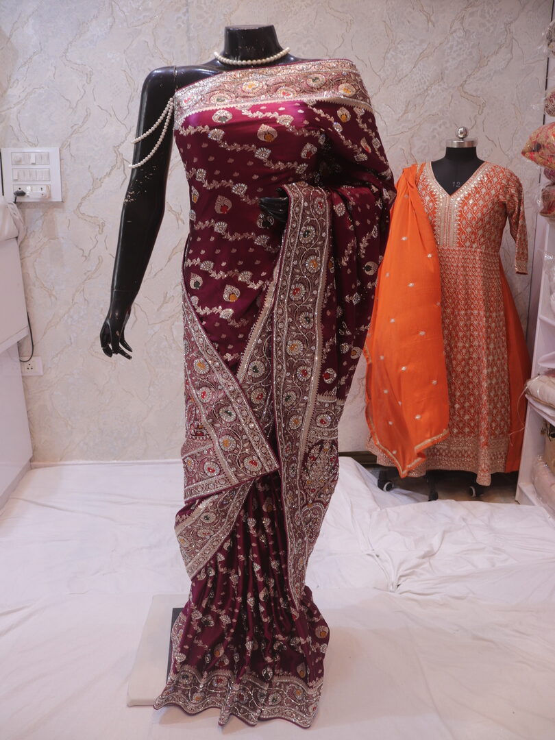 "The Dark Raspberry" Premium Bridal Banarasi Silk Saree - Image 3
