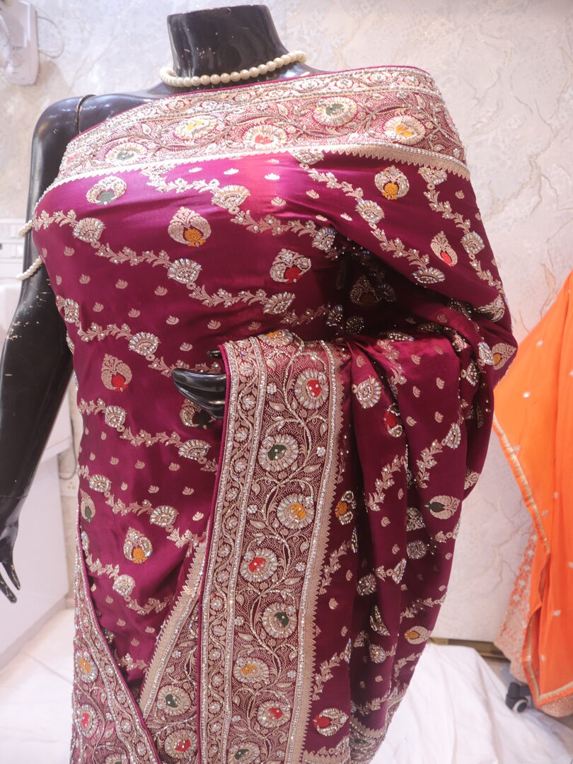 "The Dark Raspberry" Premium Bridal Banarasi Silk Saree - Image 4