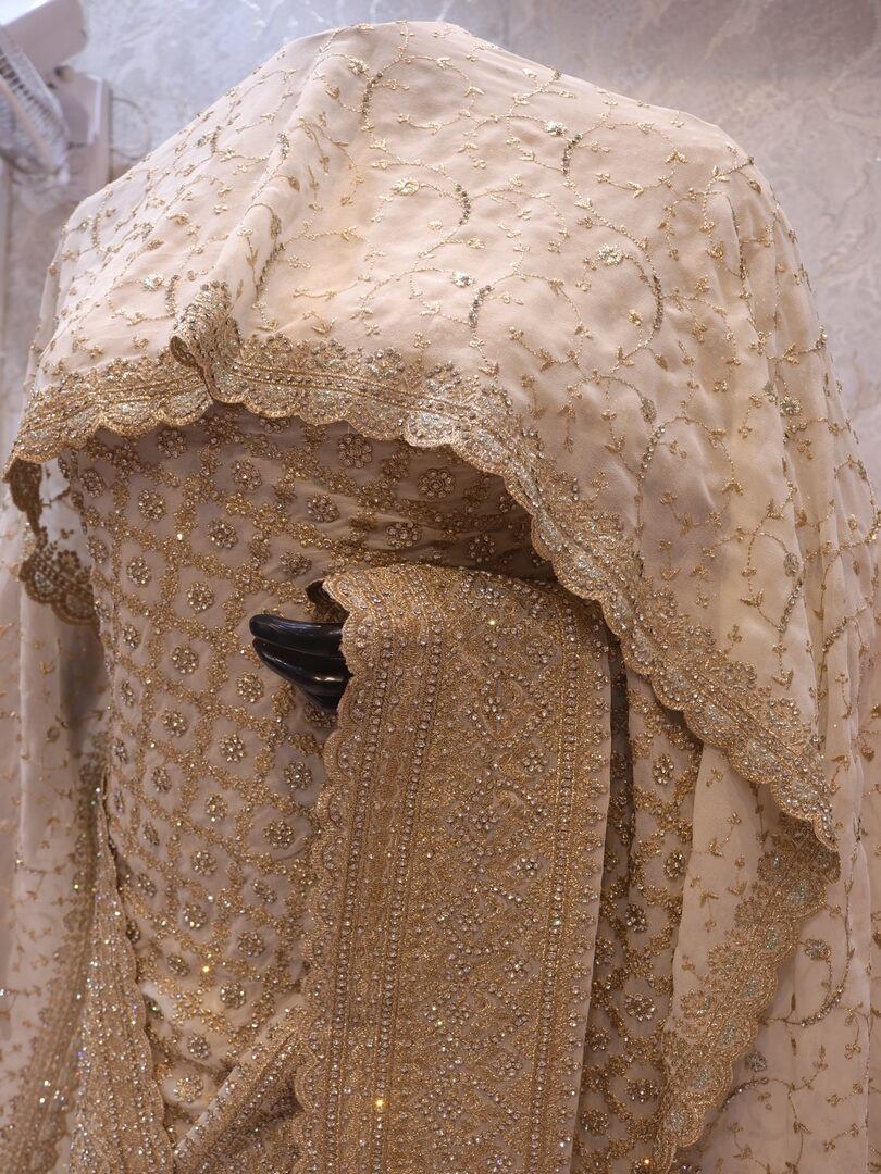 “The Pearls White” Premium Designer Saree with veil - Image 5