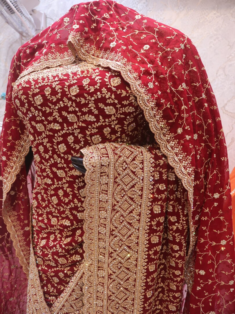 "The Mahogany Red" Premium Designer Saree with Veil - Image 4