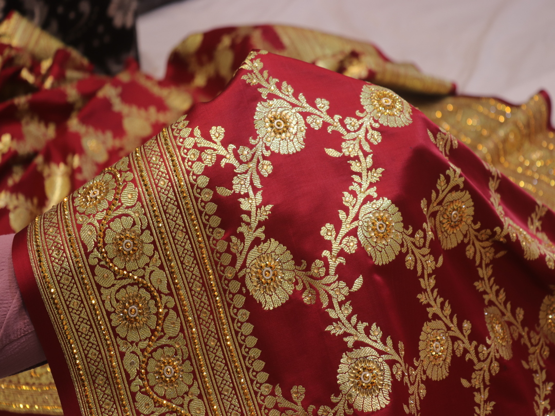 “The Mahogany Red” Premium Banarasi Silk Saree - Image 5