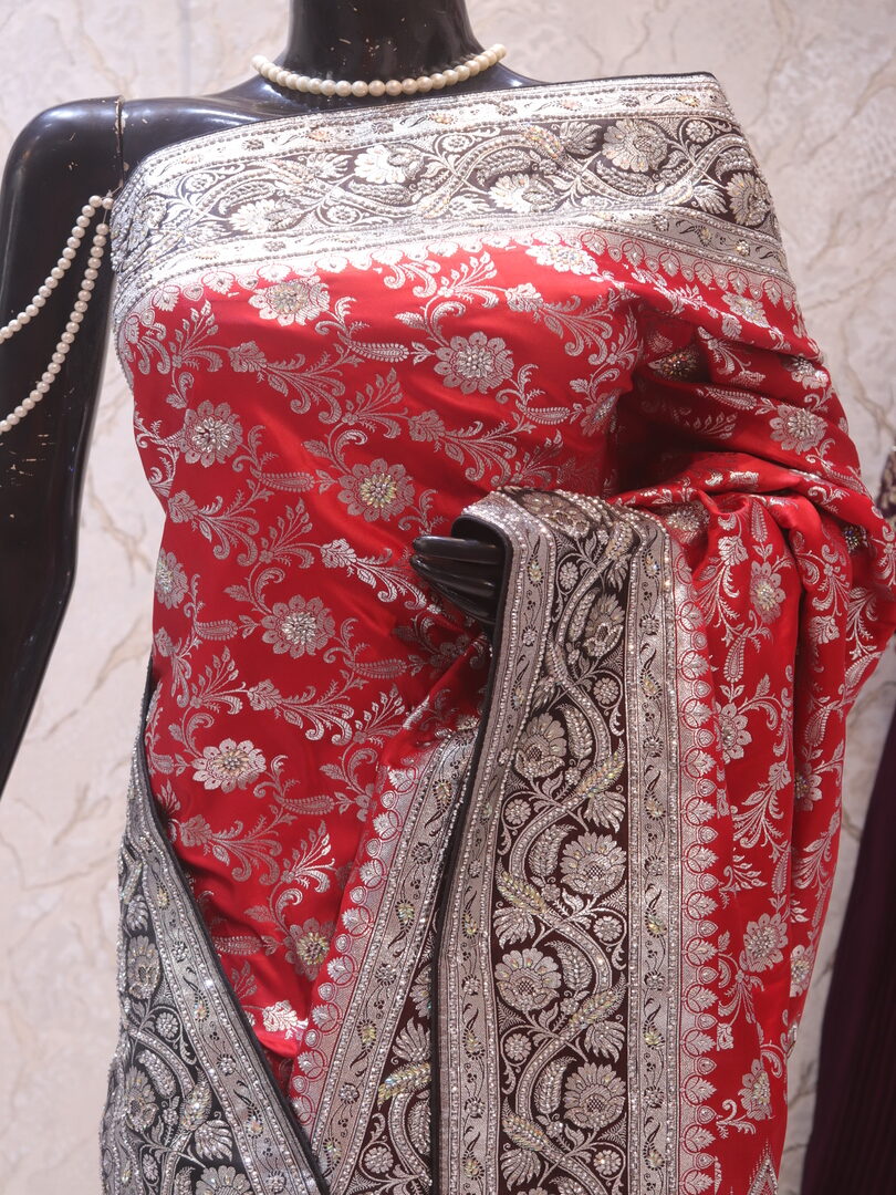 "The Red Duet" Premium Banarasi Silk Saree - Image 2