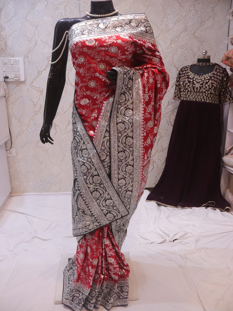 "The Red Duet" Premium Banarasi Silk Saree - Image 3