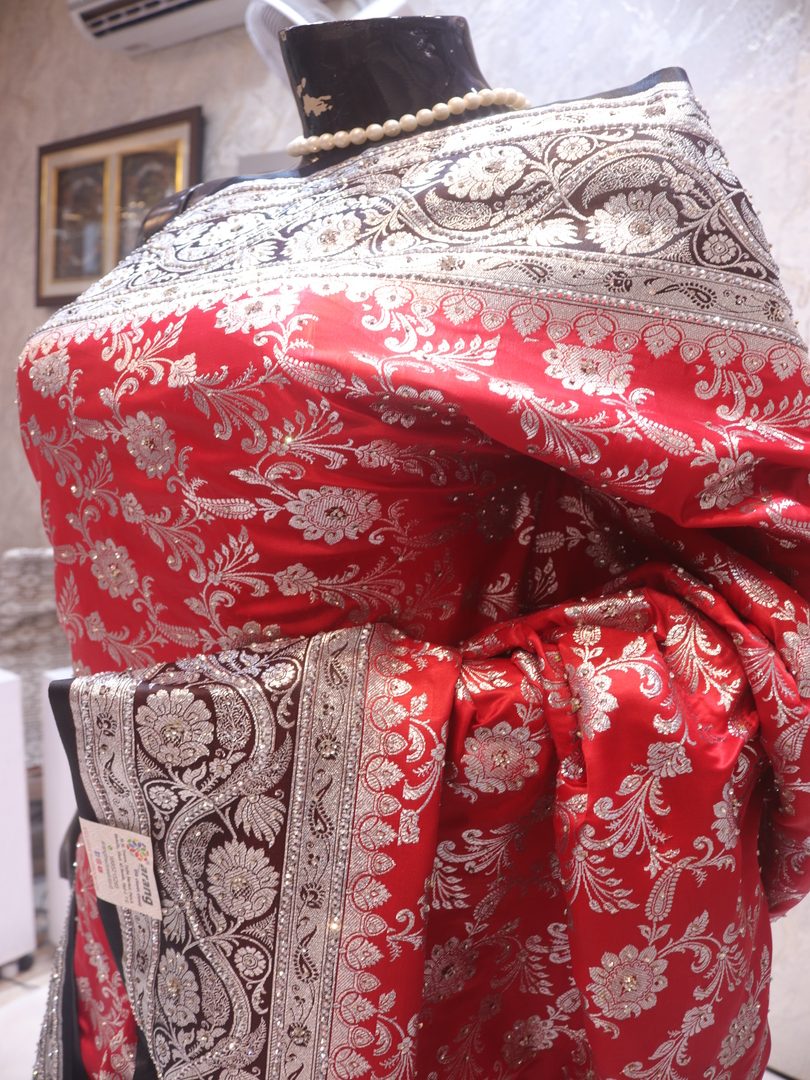 "The Rose Red" Premium Banarasi Silk Saree - Image 4