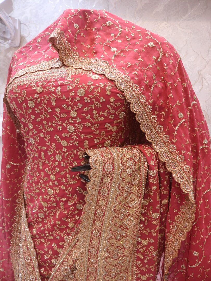 “The Tulip Pink” Premium Designer Saree with Veil - Image 4