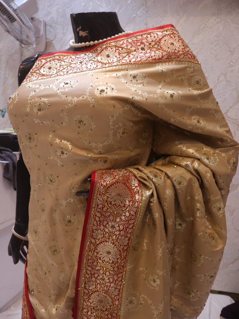 "The Hazelwood" Premium Bridal Banarasi Silk Saree - Image 4