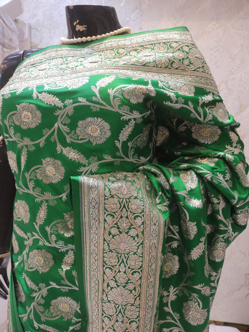 "The True Green" Premium Banarasi Silk Saree - Image 4