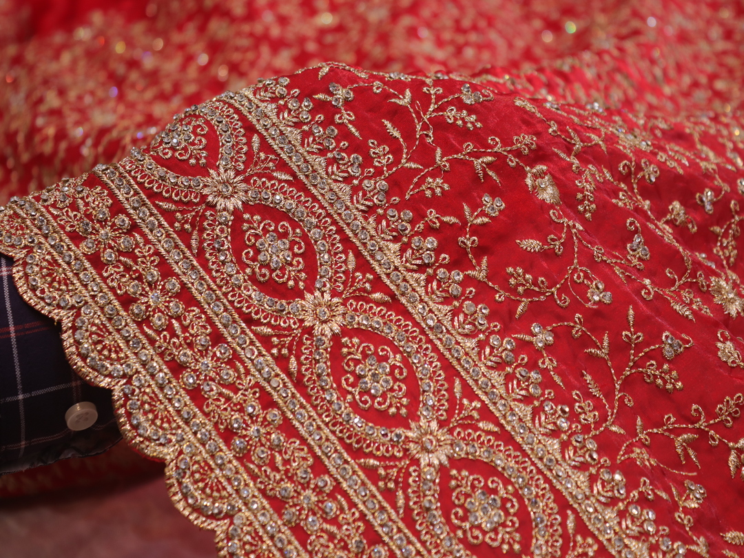 “The Turkish Red” Premium Designer Saree With Veil - Image 5