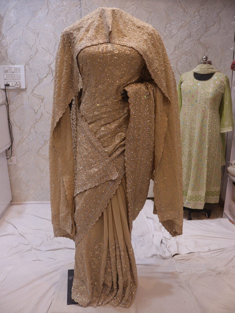"The Golden Petals" Premium Designer Saree with Veil - Image 3