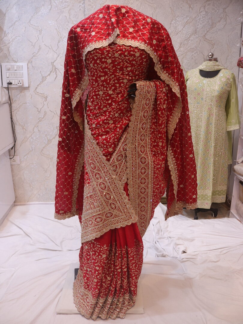 “The Turkish Red” Premium Designer Saree With Veil - Image 3