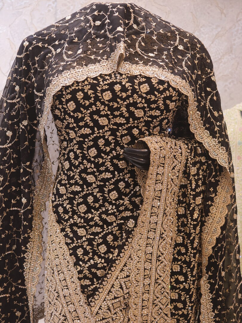 "The Black Crystals" Premium Designer Saree with Veil - Image 2