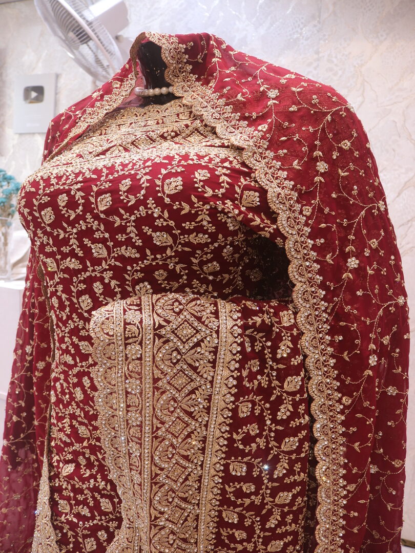 “The Royal Mahogany” Premium Designer Saree with Veil - Image 4