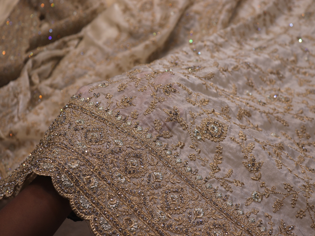 "The Ceramic White" Premium Designer Saree with Veil - Image 5