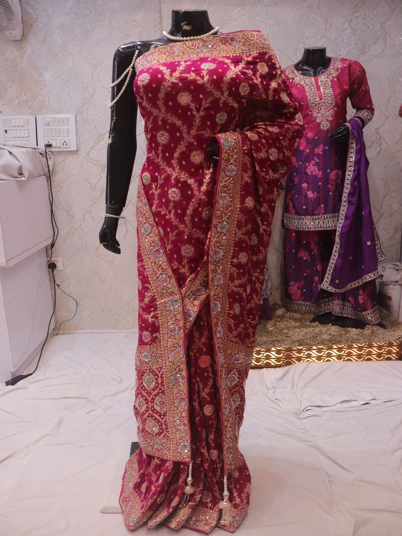 "The Rani Pink" Premium Antique Hand-Crafted Banarasi Bandani Chiffon Saree - Image 3