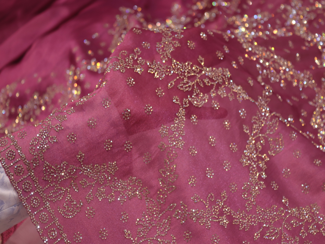 “The Magenta” Premium Designer Saree - Image 5