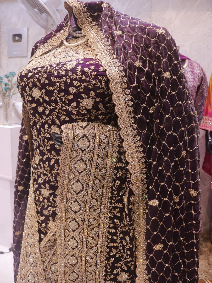 "The Royal Wine" Premium Designer Saree with Veil - Image 4