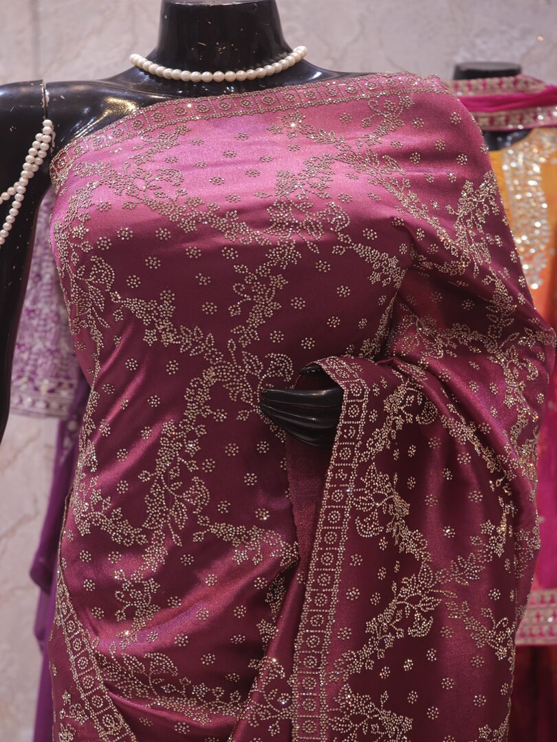 “The Magenta” Premium Designer Saree - Image 2