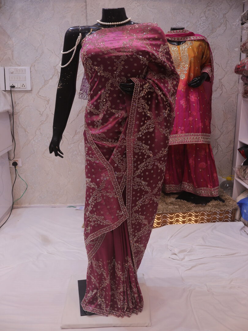 “The Magenta” Premium Designer Saree - Image 3