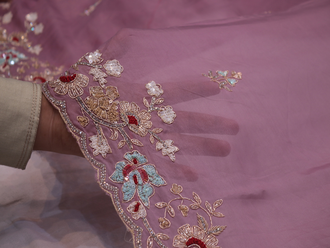 “The Exquisite Elegant Mauve” Premium Designer Saree - Image 5